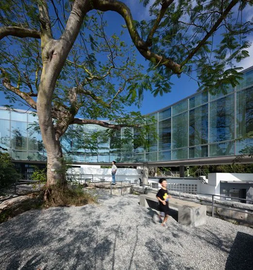 BIM Architecture | Dream Architecture Studio designs' Hong Kong University of Chicago Center 'on a hillside