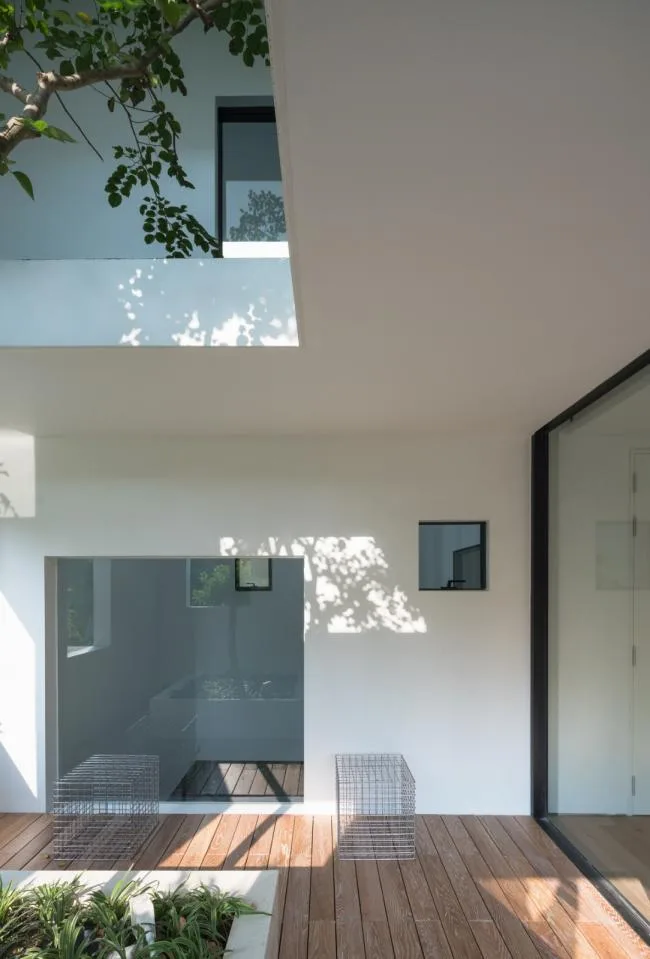 BIM Architecture | Sky Home, Stars and Greenery Create a Spiritual Residence/MIA Design Studio