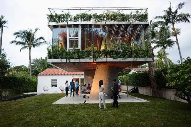 BIM Architecture | Geometric Freehand Concrete Sculpture: Solar Trajectory Residence/Christian Wassmann