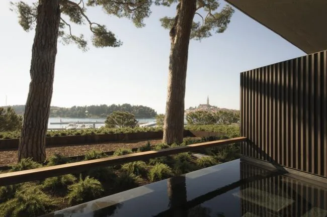 BIM architecture | Winding and folding, enjoying the sea and sky in one color: Rovini Park Hotel/3LHD