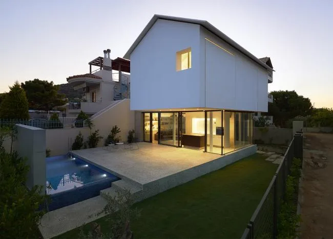 BIM Architecture | White Elves on the Aegean Coast - Greek E-House/Buerger Katsota Architects