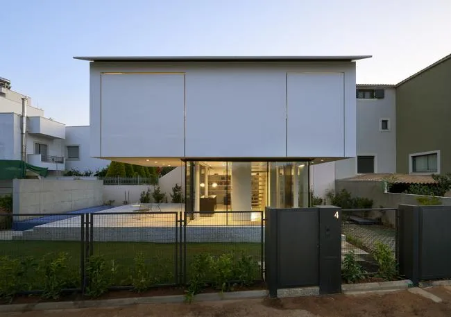BIM Architecture | White Elves on the Aegean Coast - Greek E-House/Buerger Katsota Architects