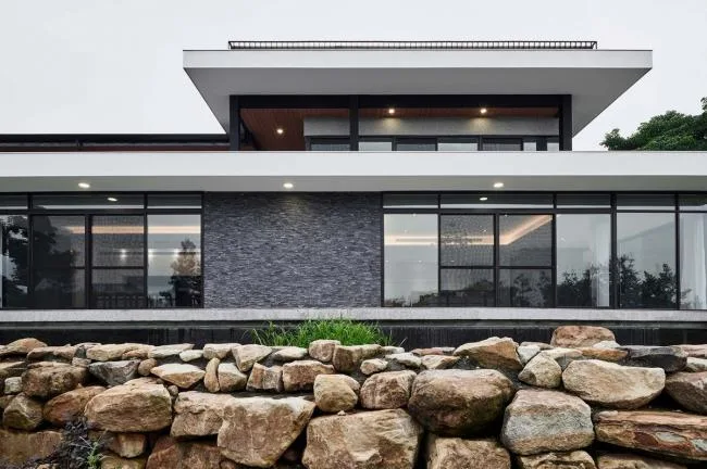 BIM Architecture | Horizontal Extension of "Landscape" Home/Original Architectural Firm