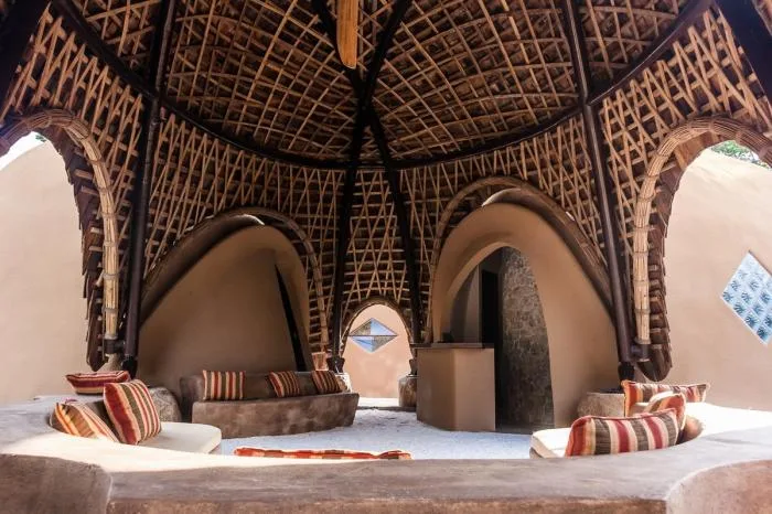 BIM Architecture | Primitive Caves Under Giant Stones on Coastal Beaches: Sri Lanka Tent Hotel/Nomadic Resorts