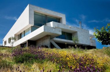 BIM Architecture: Embracing Serenity Amidst Mountain Views at Madrid Family Studio-BIM WORLD