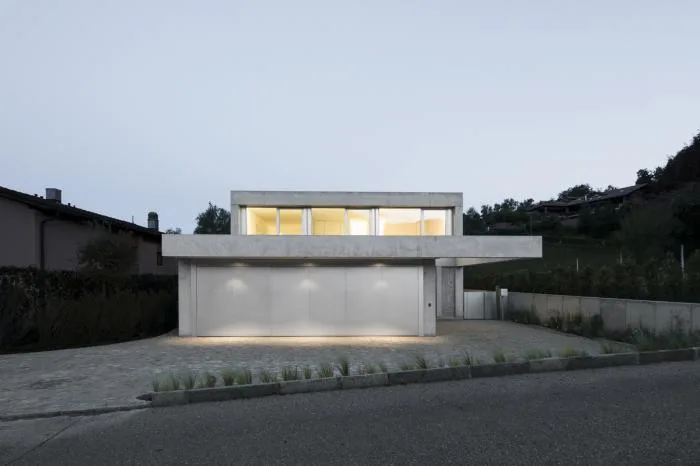 BIM Architecture | Misaligned Composition, Simplicity with Tension - Komano Villa/DF-DC