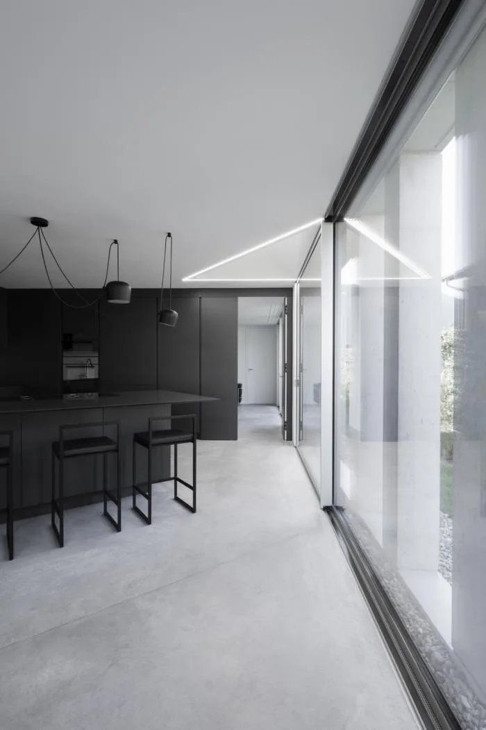 BIM Architecture | Misaligned Composition, Simplicity with Tension - Komano Villa/DF-DC