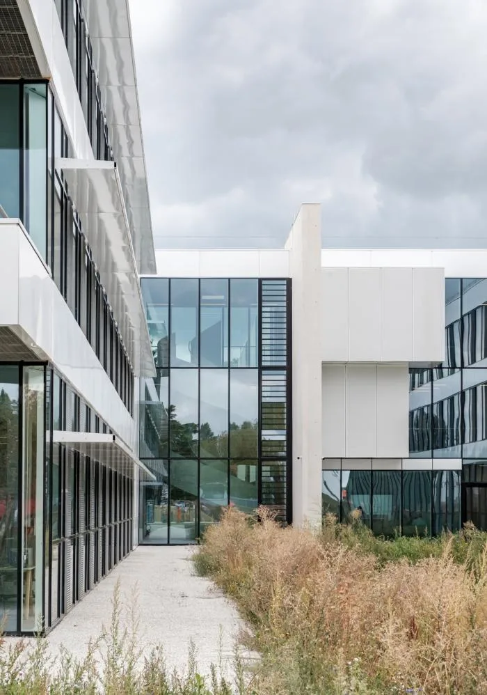 BIM Architecture | Light and Transparent, Dancing with Curved Lines: Air Liquide Group Headquarters/Michel R é mon&  Associés