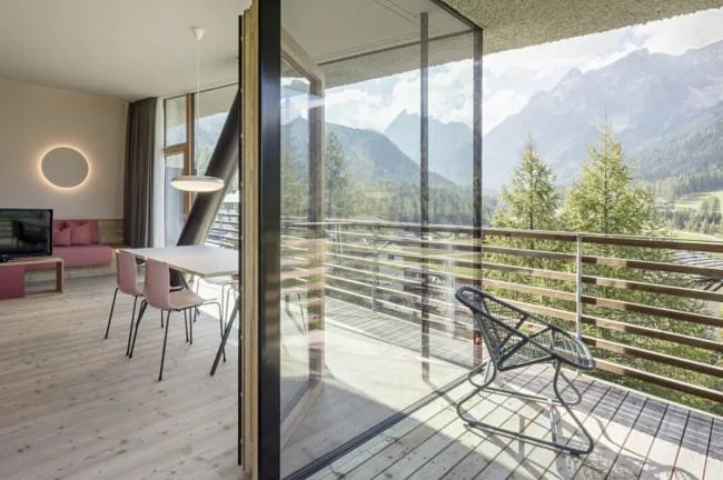BIM Architecture | Living on the Mountain - Strata Hotel/Plasma Studio