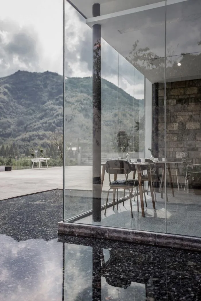 BIM Architecture | Far View of Smoke and Cooking Houses at the Foothills - Hangzhou Youji Boutique Homestay Hotel/Shihe Design Studio
