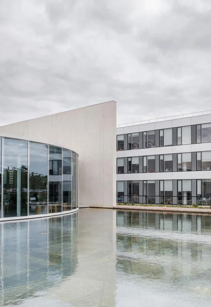 BIM Architecture | Light and Transparent, Dancing with Curved Lines: Air Liquide Group Headquarters/Michel R é mon&  Associés