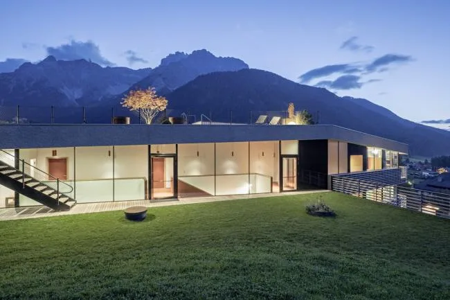 BIM Architecture | Living on the Mountain - Strata Hotel/Plasma Studio