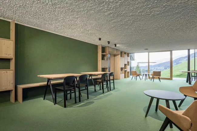 BIM Architecture | Living on the Mountain - Strata Hotel/Plasma Studio