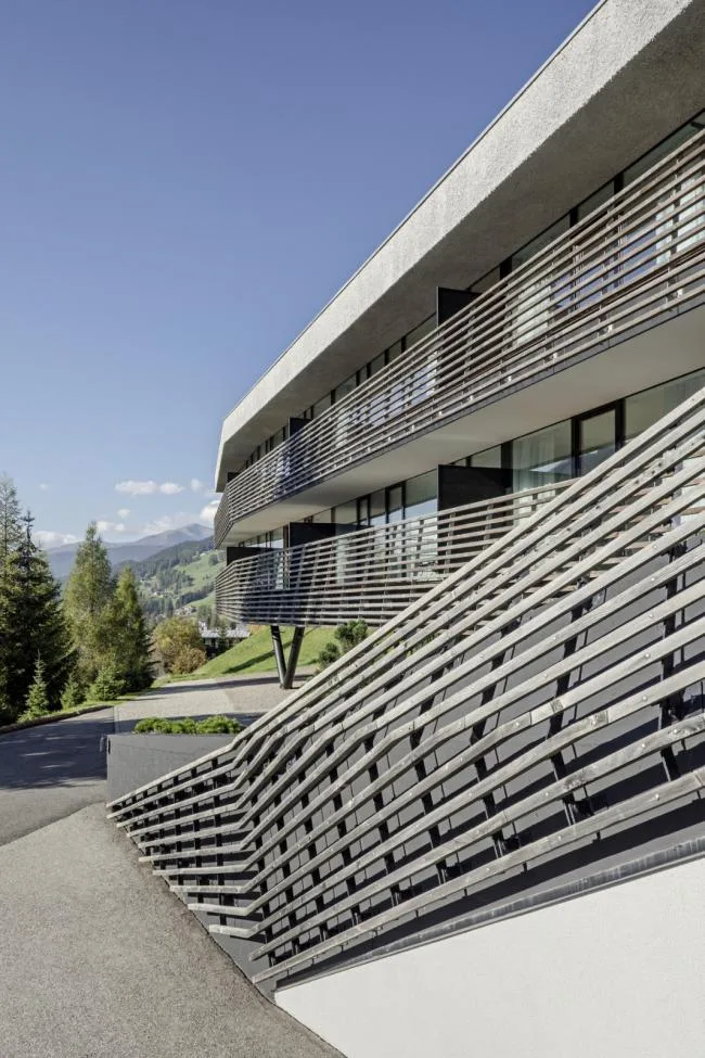 BIM Architecture | Living on the Mountain - Strata Hotel/Plasma Studio