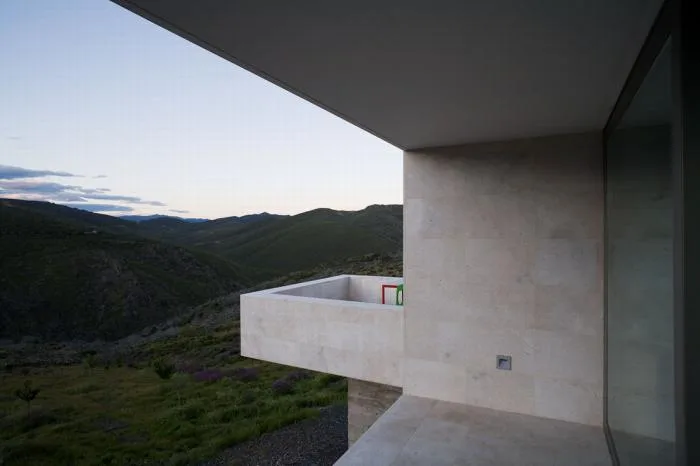 BIM Architecture | Like a Shepherd, Listening to the Tranquility Surrounded by Mountains: Madrid Family Studio