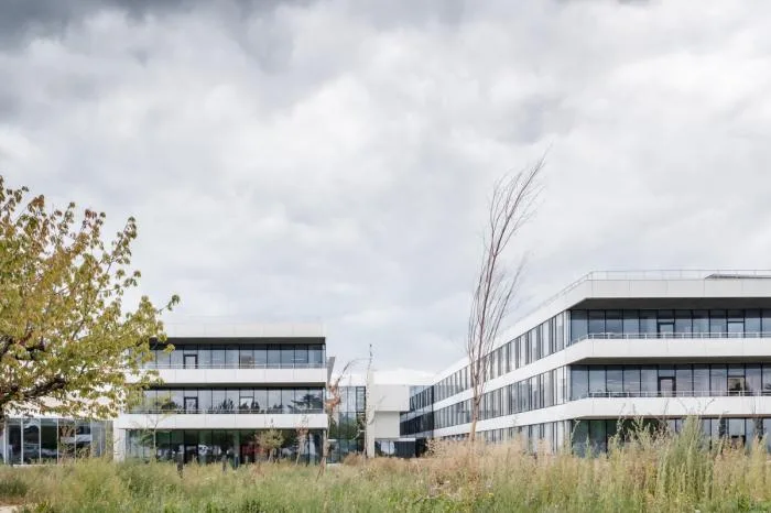 BIM Architecture | Light and Transparent, Dancing with Curved Lines: Air Liquide Group Headquarters/Michel R é mon&  Associés