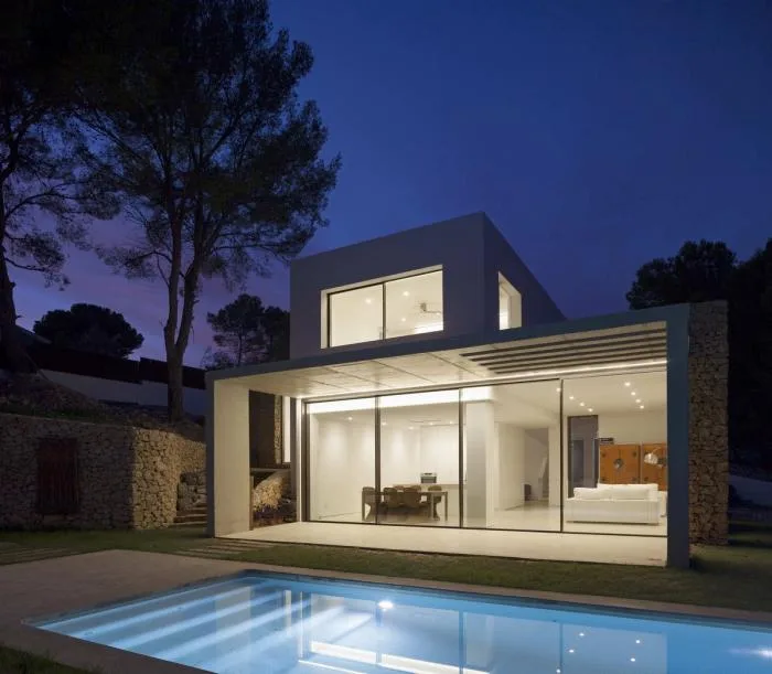 BIM Architecture | Integration of Primitive Brutality and Modern Elements: Baham/Moreira House