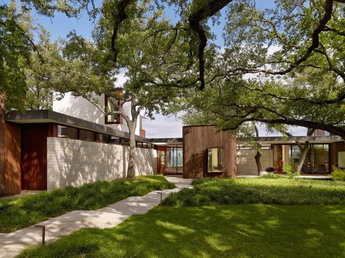 BIM Architecture | Natural Integration: Lakeview Residence/Alter Studio