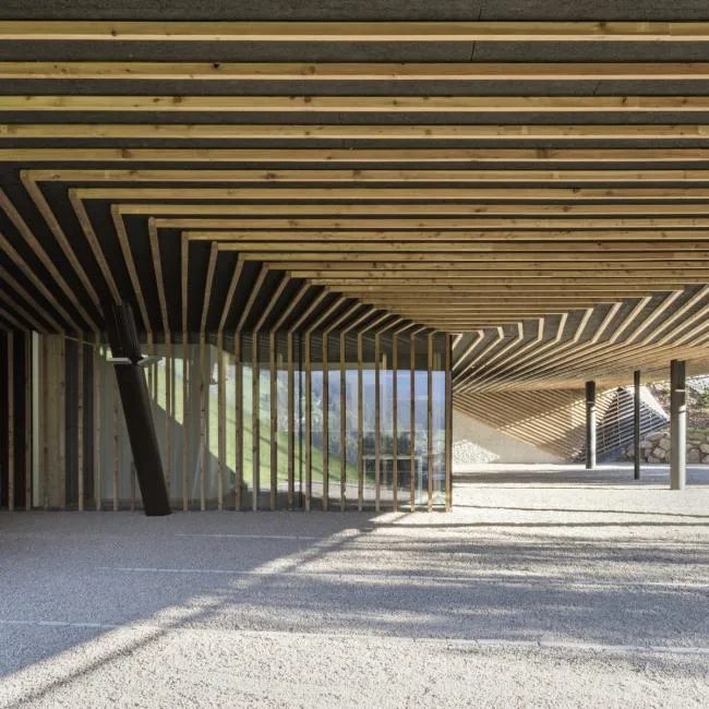 BIM Architecture | Living on the Mountain - Strata Hotel/Plasma Studio