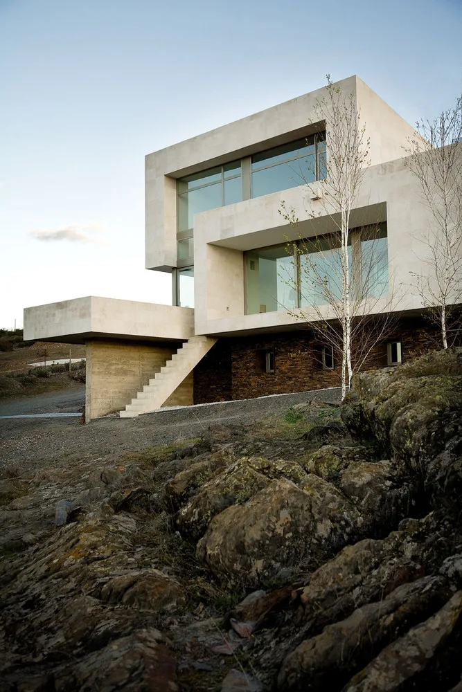 BIM Architecture | Like a Shepherd, Listening to the Tranquility Surrounded by Mountains: Madrid Family Studio