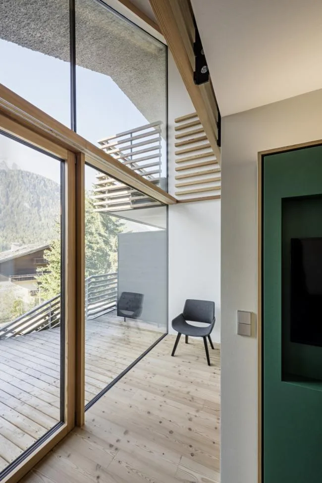 BIM Architecture | Living on the Mountain - Strata Hotel/Plasma Studio