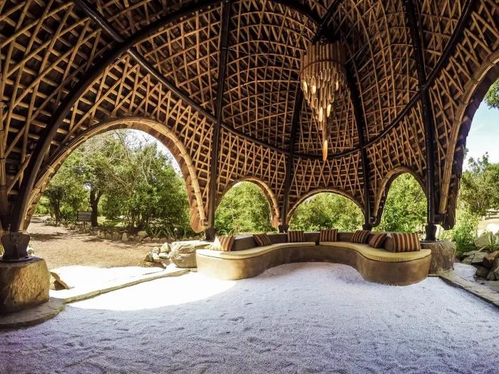 BIM Architecture | Primitive Caves Under Giant Stones on Coastal Beaches: Sri Lanka Tent Hotel/Nomadic Resorts