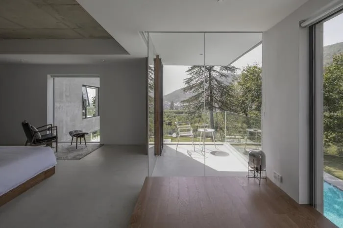 BIM Architecture | Far View of Smoke and Cooking Houses at the Foothills - Hangzhou Youji Boutique Homestay Hotel/Shihe Design Studio