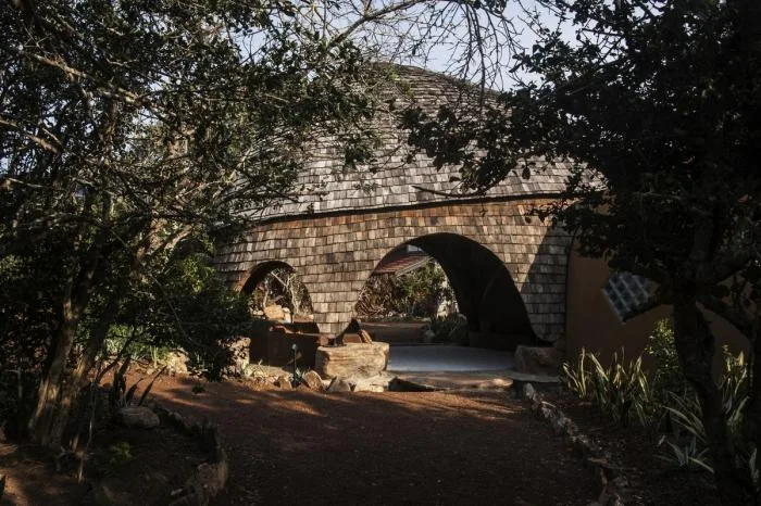 BIM Architecture | Primitive Caves Under Giant Stones on Coastal Beaches: Sri Lanka Tent Hotel/Nomadic Resorts
