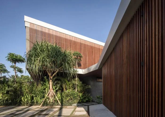 BIM Architecture | Watching the Sunset of Coconut Grove and Listening to the Frogming of Rice Fields: Home of the River by Alexis Dornier