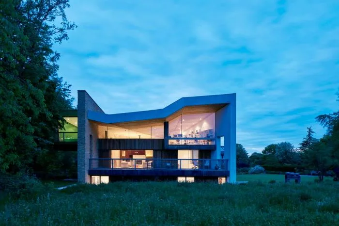 BIM Architecture | Duo Dance in Rural Scenery: British Sedum House/Featherstone Young