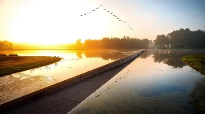 BIM Architecture | Bike Path Through Water/Lens ° ass Architect
