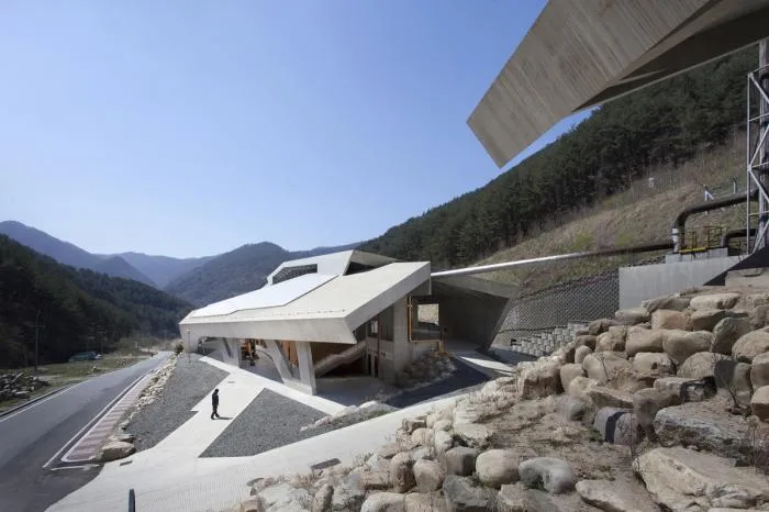 BIM Architecture | A 'Game Tool' Made of Concrete Geometric Architecture: Shangdong Charcoal Sauna/Studiu_Suspicion