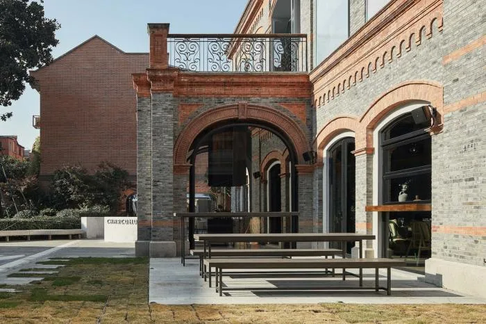 BIM Architecture | When Time and Temperature Intertwine in Space - CHARCOHOL Restaurant and Cocktail Bar/Hachima Design