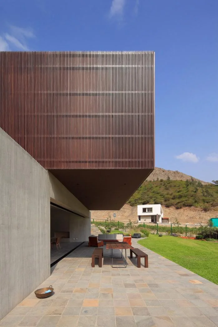 BIM Architecture | Organic Housing in Mountain and Rural Areas - 'Under the Wooden Box' by Martin Dulanto Arquitecto
