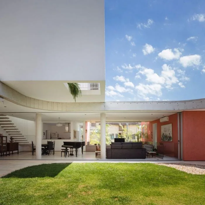 BIM Architecture | Garden style Residence with Square and Circle Creation: Cauman's Home/Est ú dio BRA