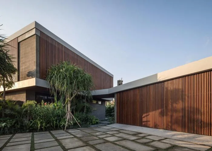BIM Architecture | Watching the Sunset of Coconut Grove and Listening to the Frogming of Rice Fields: Home of the River by Alexis Dornier