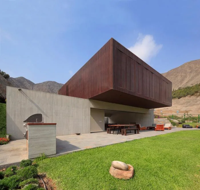 BIM Architecture | Organic Housing in Mountain and Rural Areas - 'Under the Wooden Box' by Martin Dulanto Arquitecto