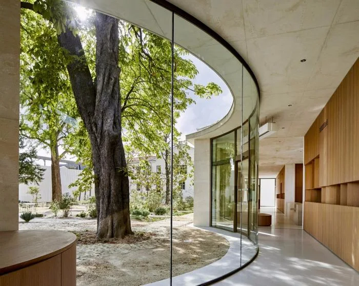 BIM Architecture | Soft and undulating white waves: Chateau de la Roche Brothers