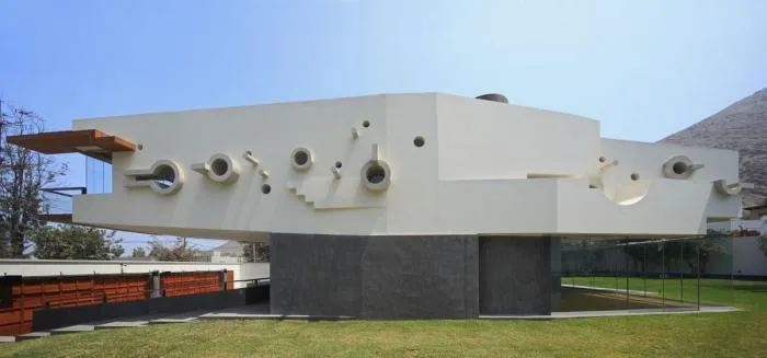 BIM Architecture | Like a "Living Container" Carved from Rock - Peru Permanent Residence/Longhi Architects