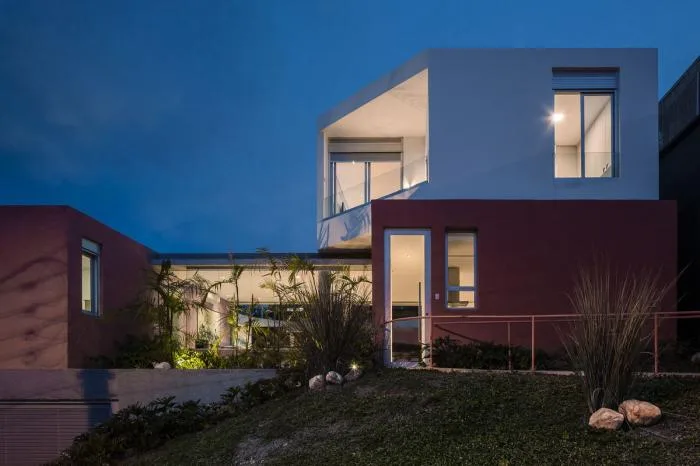 BIM Architecture | Garden style Residence with Square and Circle Creation: Cauman's Home/Est ú dio BRA