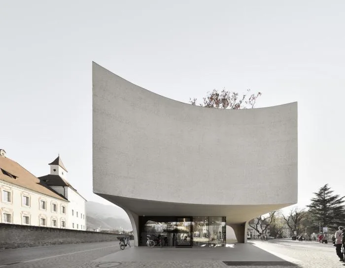 BIM Architecture | Integrating Classical and Mischievous Flying - Tourist Center Embracing Old Trees/MoDusArchitects