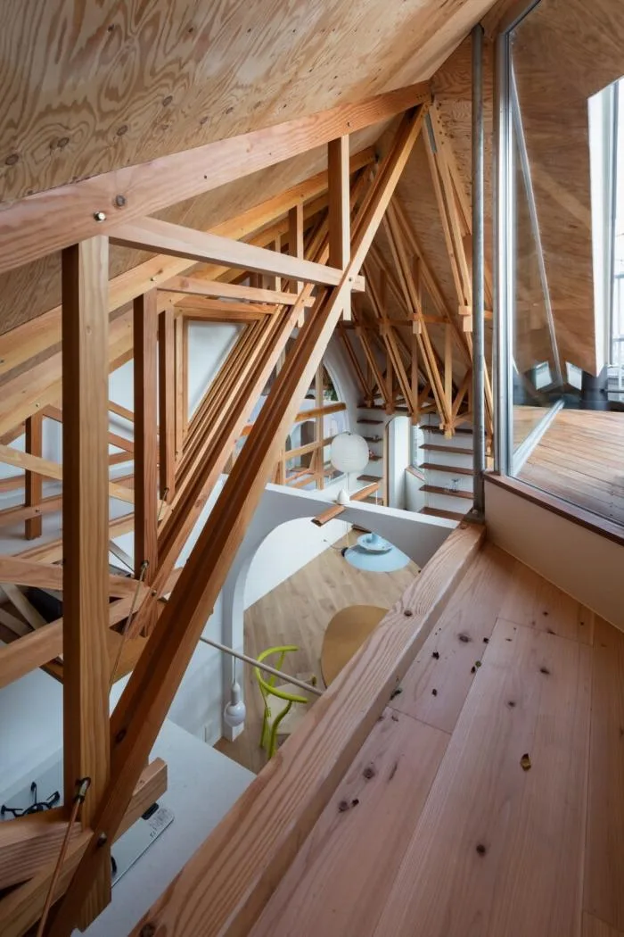 BIM Architecture | Kobe 'Hat Box' Home, a 45 degree rotated flat surface