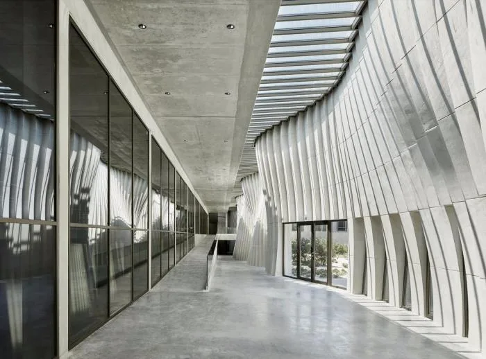BIM Architecture | Soft and undulating white waves: Chateau de la Roche Brothers