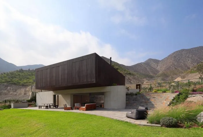 BIM Architecture | Organic Housing in Mountain and Rural Areas - 'Under the Wooden Box' by Martin Dulanto Arquitecto