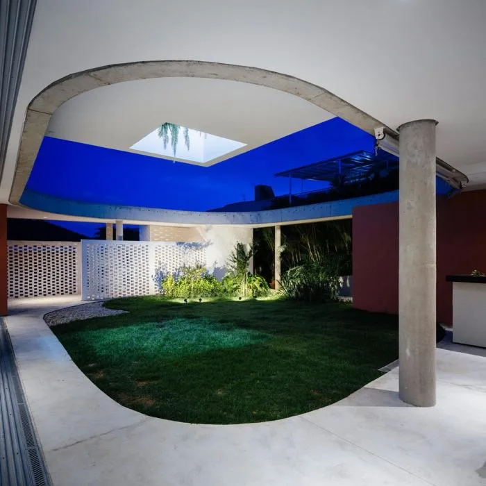 BIM Architecture | Garden style Residence with Square and Circle Creation: Cauman's Home/Est ú dio BRA