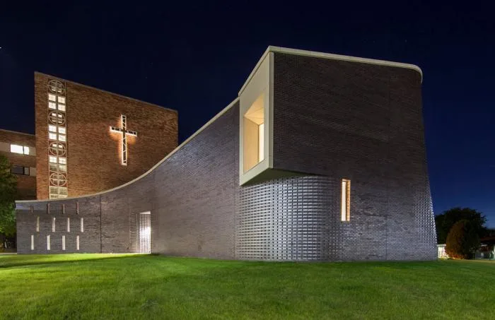 BIM architecture | Rotating 'woven' brick sculpture: St. Mary's Church/PLY+
