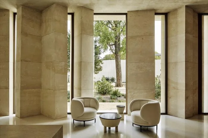 BIM Architecture | Soft and undulating white waves: Chateau de la Roche Brothers