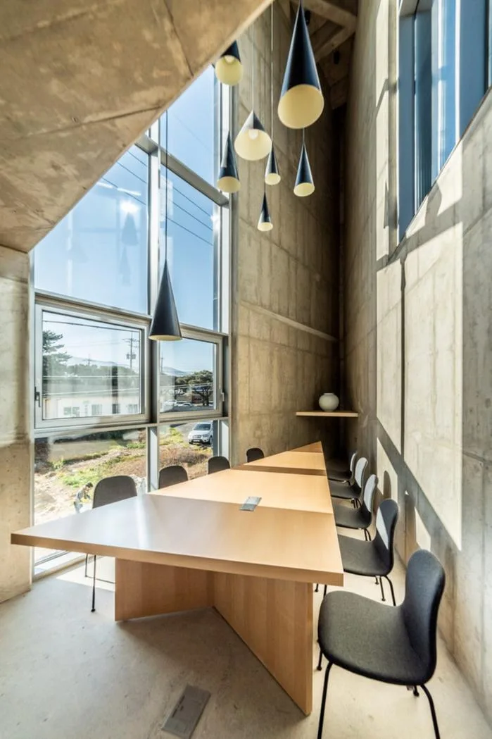BIM Architecture | Abstract Geometric Space of Concrete Construction: Atelier 11 Office Building/Atelier 11
