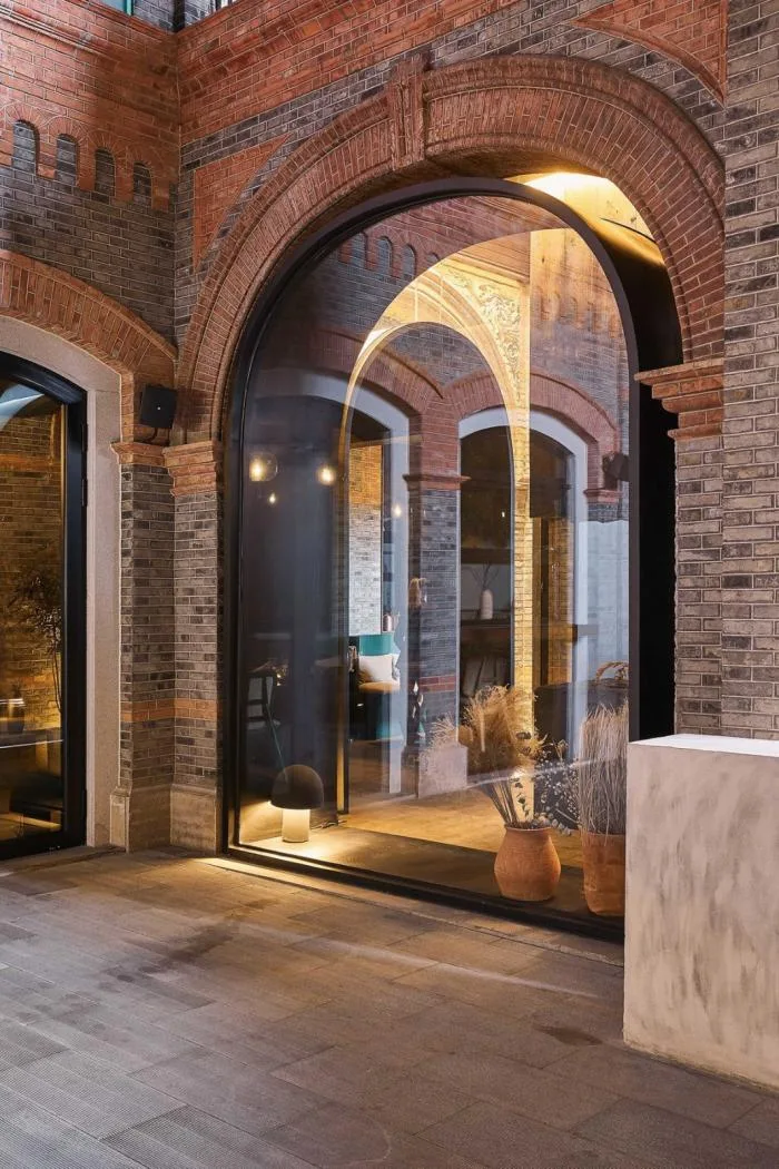 BIM Architecture | When Time and Temperature Intertwine in Space - CHARCOHOL Restaurant and Cocktail Bar/Hachima Design