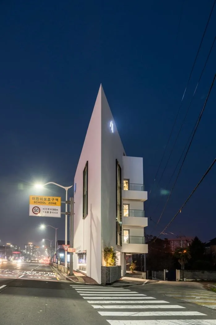 BIM Architecture | Abstract Geometric Space of Concrete Construction: Atelier 11 Office Building/Atelier 11